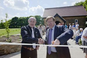 Derek Hutchinson with Paul Farmer, chief executive of mental health charity MIND